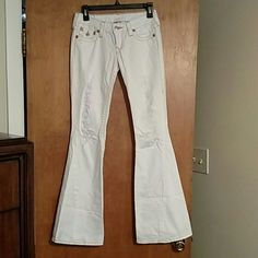 White Flared Jeans, Size 27, Like Brand New, Only Worn Once! White Flared Jeans, White Flares, True Religion Jeans, Flared Jeans, Jeans Color, True Religion, Colored Jeans, Flare Jeans, White Jeans