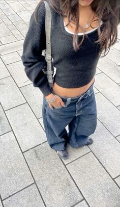 outfit y2k baggy jeans coquette streetwear idk Ahs Fall Outfits, Ahs Style Aesthetic, Fall Uggs, Cas Concert, Copenhagen Dress, Soft Outfits, 00s Mode, Thrift Inspo, Chique Outfits