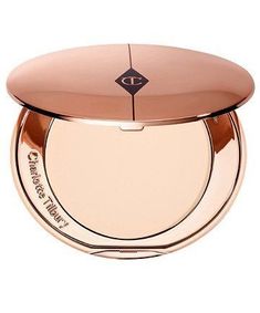 Ny Shopping, Beauty Cabinet, Charlotte Tilbury Airbrush Flawless, Make Up Foundation, Minimalist Makeup, Makeup List, Compact Powder, Basic Makeup, Makeup Needs