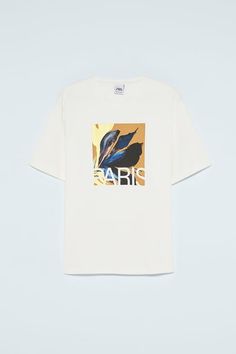 Round Neck T-Shirt With Short Sleeves. Contrasting Front Print. Zara 2020, Logo Marvel, T-shirt Broderie, Zara T Shirt, Shirt Print Design, Ms Marvel, Tee Shirt Homme, Zara Man