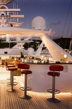 Cocktails on the yacht | ▶ Living in the 4th step of the creative manifestation. Trading with the Universe:) Abraham Hicks - Spending the Vibrational Currency |_____________________________ repinned by Loving With Joy Ayala Mall, Luxury Yachts For Sale, Private Yacht, Yacht Interior, Yacht Life, Boats Luxury, Luxe Life, Yacht Boat, Yacht For Sale