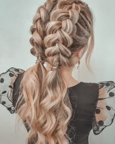 Tutorial on my YouTube channel Hair Braid Designs, Friendship Group, Dutch Braid Hairstyles, Braided Hair Styles, Beauty Hair Color, Dutch Braids, Double Dutch, Hair Color Techniques, Great Hairstyles