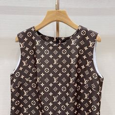 Size: XS, S, M, L, XL, XXL, XXXL It comes with Dust box, Care manual, Tag, and Paper bag.Size Guide: Summer Monogram Print Tops, Luxury Sleeveless Summer Tops, Designer Black Sleeveless Top, Chic Me, Everyday Luxuries, Chic Handbags, Women Clothes, Luxe Fashion, Bags Designer Fashion