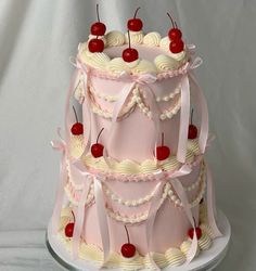 Huge Cake, Cute Bakery, Girly Birthday Party, Vintage Birthday Cakes, Tiny Cakes, Sweet Candles, Bow Cakes, Mini Cakes Birthday