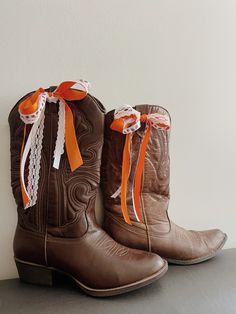 Game Day Boots Ribbon, Ut Austin Game Day Outfit, Boots With Ribbon, Gameday Fits, Insta Story Inspo, Rocky Top Tennessee, College Gameday Outfits