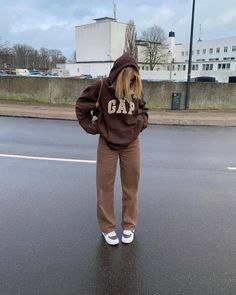 Looks Pinterest, Brown Outfit, Tomboy Style Outfits, Streetwear Fashion Women, Indie Outfits, Swaggy Outfits, Tomboy Fashion, Mode Inspo, Inspired Outfits