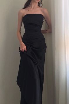 Black Prom Aesthetic, Strapless Black Prom Dress, Unique Black Dress, Classic Evening Dress, Black Vintage Dress, Evening Party Dresses, Black Prom Dress