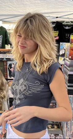 Indie Blonde Hair, Mid Length Hair Shaggy Layers, Blonde Layers And Bangs, The Cowgirl Cut, 70s Shag Haircut Women, Shaggy 90s Hair, Shag Hair Medium, 90s Wolf Cut Hair