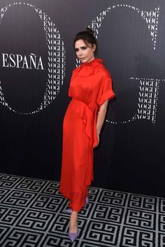 Dancing Emoji, Victoria Beckham Vogue, Amazing Ideas, Dresses 2020, Celebrity Red Carpet, Evening Outfits