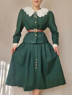 Vintage Suit Emerald Green Wool/austrian Suit Emerald - Etsy Ukraine Sunflower Skirt, Green Sunflower, Vintage Suit, Womens Suits, Vintage Suits, Fantasy Dress, Green Wool, Bavaria, Emerald Green