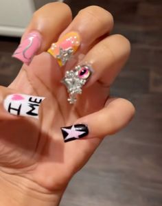 Ed Hardy Aesthetic Outfits, Freestyle Nail Designs, Junk Nails Short, 21st Nails, Ed Hardy Nails, Beginner Nail Designs, Spring Acrylic Nails, Vintage Nails