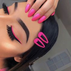 Colorful Liner, Makeup Hooded Eyes, Rosa Make-up, Neutral Makeup Look, Make Up Kits, Make Up Designs, Makeup Ojos, Drag Make-up, Jenner Makeup