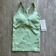 Lululemon Wishlist, Lulu Tank Top, Lululemon Stuff, Cute Running Outfit, Lulu Outfits, Cute Nike Outfits, Lululemon Outfits, Neon Fashion