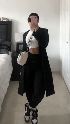 Outfits Buchi Fresa, Korean Fashion Classy, Elegante Casual, Causual Outfits, Of Outfits, Outfit Goals, Teenage Fashion Outfits