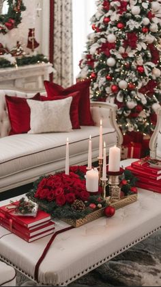 Minimalist Christmas Kitchen Decor, Christmas Tree Red And White Decorations, Classic Christmas Decor Living Room, White And Red Christmas Aesthetic, Boho Christmas Bedroom Decor, Christmas Living Room Table Decor, Small Bathroom Christmas Decor, Christmas White Aesthetic, Timeless Christmas Decor