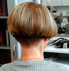 Bob From The Back, Short Stacked Bob Hairstyles, Stacked Bob Hairstyles, Choppy Bob Haircuts, Beach Wave Hair, Short Bob Haircuts