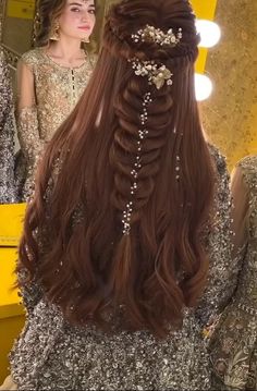 Lehnga Hairstyles Open Hair, Low Ponytail Hairstyle, Pakistani Bridal Hairstyles, Ideas Haircut, Baby Poncho, Prom Hairstyles For Short Hair, Open Hairstyles