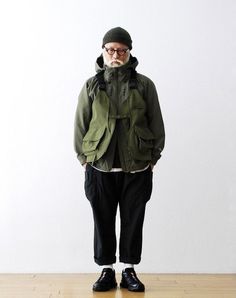 Japanese Man Outfit, Japanese Outfits Street Style Men, Japan Style Outfits Men, Japanese Mens Fashion Street Styles, Green Jacket Outfit Men, Japan Fashion Street Men, Japanese Fashion Men, Japanese Streetwear Mens, Green Jacket Outfit