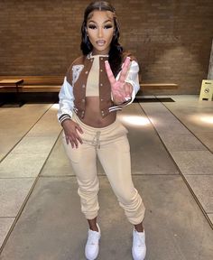 Varsity Jacket Brown, Letterman Jacket, Streetwear Fashion Women, Fashion Hacks Clothes, Baddie Outfits Casual, Dope Outfits, Cute Simple Outfits