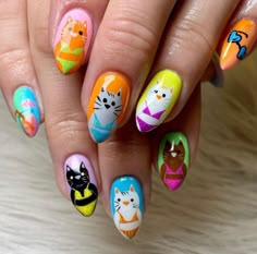 💅 Happy #MeownicureMonday! 💅⁣ Summer kitties ready to hit the beach! We love this cute meownicure by @nails_byvanna! #nailgoals 😻👙 | Instagram Ny Nails, Nail Piercing, Kitty Nails, Hippie Nails, Funny Kitty, Nail Art Inspo, Cat Nails, Cute Nail Art, Nails Summer