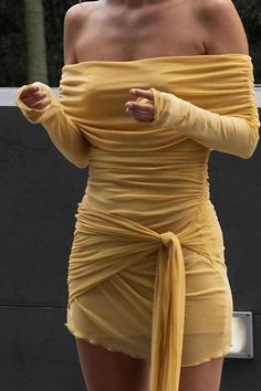 Woochic robe à manches longues tulle bustier taille haute plissée jaune S Dirndl Outfit, Bandeau Tops, Gauze Dress, Lace Top Long Sleeve, Pleated Mini Dress, Solid Color Dress, Mini Dresses For Women, Long Sleeve Bodycon, Evening Attire