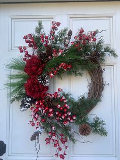 Peonies Red, Christmas Greens, Red Christmas Wreath, Rustic Christmas Wreath, Elegant Christmas Decor, Christmas Wreaths Diy Easy, Homemade Christmas Decorations, Door Wreaths Diy, Red Peonies