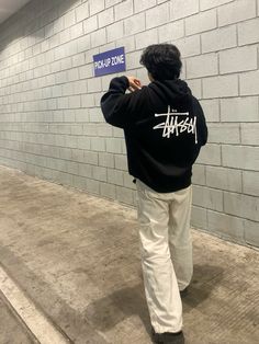 stussy hoodie black aesthetic outfit Black Stussy Hoodie Outfit, Stussy Hoodie Men, Stussy Hoodie Aesthetic, Hoodie Black Aesthetic, Stussy Hoodie Outfit, Black Stussy Hoodie, Hoddies Outfits Men, Black Aesthetic Outfit, Stussy Outfit