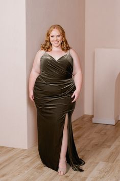 Model: Lynley; Size: 24 Plus Size Velvet, Wedding Parties Colors, Jade Dress, Orange Bridesmaid Dresses, Velvet Dresses, Bridesmaid Dress Colors, Bridesmaid Dresses Plus Size, Fitted Silhouette, Day And Night