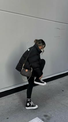 Puffer Jacket Outfit, Comfy Outfits Winter, Look Adidas, Looks Country, Skandinavian Fashion, Uni Outfits, Mode Inspo