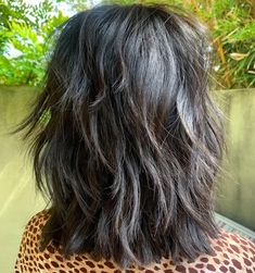 Shaggy Medium Length Hair Choppy Layers, Medium Length Choppy Hair, Shag Hairstyles Shoulder Length, Shag Long Hair Choppy Layers, Thick Layered Hair Medium, Textured Haircuts For Women, Razor Haircut Medium, Shoulder Length Hair Cuts With Layers Choppy, Medium Bob Haircut With Bangs