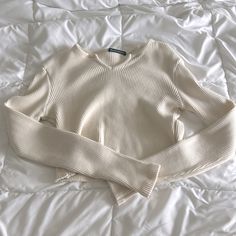 Super Cute, Just Not My Style, I’ve Never Worn Her Classic Fitted Cropped Sweater With Long Sleeves, Classic Fitted Long Sleeve Cropped Sweater, Classic Cropped Winter Tops, Classic Cropped Tops For Winter, Brandy Melville Sweater, Brandy Melville Sweaters, Brandy Melville, Brandy, Fashion Inspo Outfits