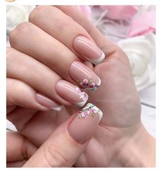 Classy Spring Nails, Almond Nails French, Nails Design Ideas, Manicure Designs, Fingernail Designs, Manicure Nail Designs, Classy Nail Designs, Floral Nail Designs, Nail Design Inspiration