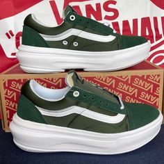 New In The Box No Lid Authentic Women’s Old Skool Over Dark Green/White Vnoa7q5edgy Sneakers - Athletic Shoes - Platforms Ultra Lightweight Trendy Green Vans Sneakers, White Platform Vans, Platform Shoes Sneakers, Pastel Shoes, White Platform Shoes, Color Block Shoes, Old Skool Platform, Yellow Vans, Platform Vans