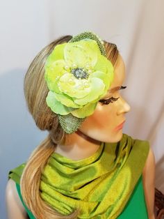 This is a cute headdress for hair, elegant accessory to wear it at any meeting or event Hair Elegant, Huntington Park, Wedding Barrettes, Elegant Accessories, Wedding Hair Accessories, Headdress, Barrettes, Every Woman, For Hair