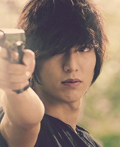 Lee Min Ho looking extra badass :) City Hunter Kdrama, Lee Min Ho City Hunter, Heirs Kdrama, Krishna Wallpapers, Kpop Kdrama, City Hunter, Kim Hyun