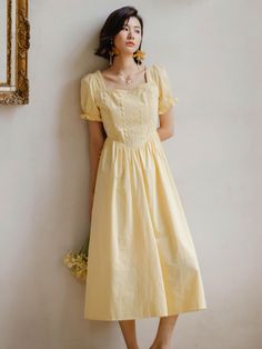 Dress Upcycle, Short Puffy Sleeves, Dress With Puffy Sleeves, Look Short, Puff Sleeve Dress, Romantic Dress, W Concept, Puffy Sleeves, Puffed Sleeves Dress