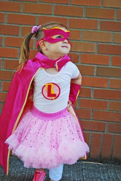 ria !!! gusto ko din pink na cape! Pink Superhero, Supergirl Party, Superhero Birthday Party Ideas, Supergirl Birthday, Super Girls, Pink Converse