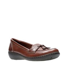 Give your ensemble a classic-chic finish in the Ashland loafer flats by Clarks. Their matching tassel detail adds a lively touch. Flats Online, Brown Flats, Ladies Shoes, Classic Chic, Baby Clothes Shops, Dresses With Leggings, Shoes Heels Boots, Boys Shoes, Boot Shoes Women