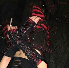 angel no. 333 Mallgoth Aesthetic, Mall Goth Aesthetic, Mode Harajuku, Alice In Chains, Goth Aesthetic, New Rock, Estilo Punk, Grunge Goth, Mall Goth