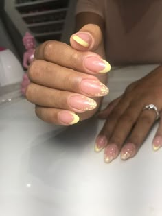 Yellow Flower French Tip Nails, Yellow French With Flowers, Lemon Yellow French Tip Nails, Mail Inspo Yellow, Yellow French Tip Nails With Flower, Almond Yellow French Nails, Yellow French Nails With Flower, Yellow French Tip With Design, Yellow Prom Nails Acrylic