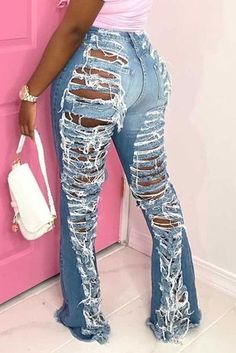 Flare Ripped Jeans, Jeans And Crop Top Outfit, Jeans And Crop Top, Dark Blue Fashion, Denim Style Casual, Casual Jeans, Ripped Jeans, Denim Fashion, Blue Fashion