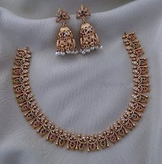 Gold Necklace Set New Design 2023, 20gms Gold Necklace Designs, Saree Necklace, Beautiful Gold Earrings, Indian Gold Jewellery Design, Delicate Gold Jewelry