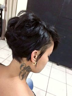 Cabelo curto Short Hair Behind Ears Hairstyles, Long Pixie Black Women, Best Short Haircuts For Women, Best Haircuts For Women, Short Hair Images, Cut Life