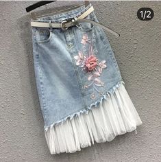 Diy Clothes Jeans, Shabby Chic Clothes, Altered Couture, Altering Clothes, Denim Crafts, Denim Skirt Women, Denim Diy, Embellished Jeans