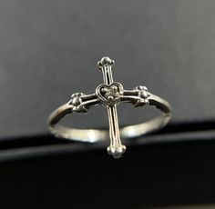 Cross Ring * 925 Solid Silver Ring * Dainty Cross Ring * Sideways Cross Sterling Silver Ring * Christian Ring * Gift Idea * Catholic Gift Prodate Detail Ring Size: 3 To 16 Size Available Shop Name : AkSemiPreciousStone Why Wear Silver As a metal, silver has significant health benefits that have been used across cultures for centuries. Silver has a proven track record as a powerful antimicrobial agent fighting infections and aiding in cold and flu prevention, wound healing, and more. Silver also helps with internal heat regulation and circulation. You can rush your order by contacting us to see if we can meet your deadline. Upon checkout, priority and express shipping options are also available in the drop down menu. This does not change production times. O T H E R ∙ I N F O R M A T I O N * Silver Cross Ring, Christian Ring, Natural Turquoise Stone, Wound Healing, Detailed Ring, Cross Ring, Catholic Gifts, Ring Dainty, Silver Cross