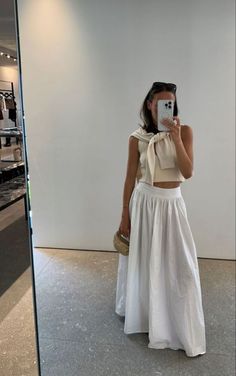 Australian Summer Fashion 2023, Aspen Fashion Summer, Europe Summer Fashion 2024, Dissh Outfit Ideas, New Zealand Outfits Summer, Cape Cod Aesthetic Outfits, White Maxi Skirt Outfit Summer, White Flowy Skirt Outfit, Us Open Outfit