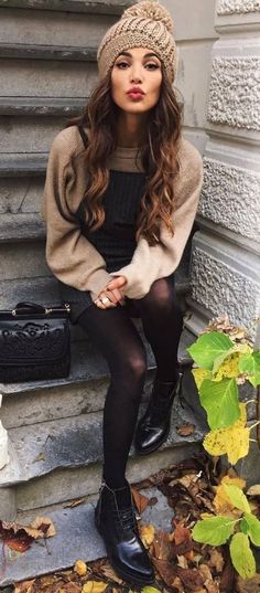 Vinter Mode Outfits, Mandala Tattoo Design, Fall Capsule Wardrobe, Cozy Outfit, Fashion 2018, Overall Dress, Black Tights