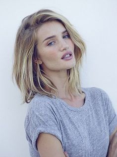 Another Megamodel Just Joined the Lob Haircut Club Blonde Wavy Hair, Long Bob Haircuts, Lob Haircut, Rachel Mcadams, Rosie Huntington Whiteley, Candice Swanepoel