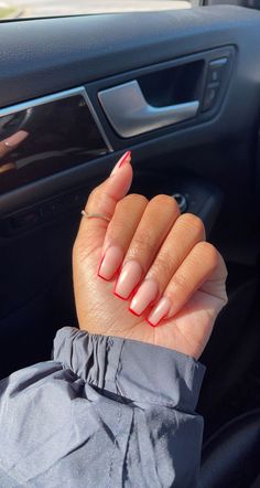 Red Outline Acrylic Nails, Red Outline Nails, Square Acrylic Nails Classy, Red Outlined Nails, Outline Nail Art, Acrylic Nails Short Square, Outline Nails, Acrylic Nails Short, Red Outline