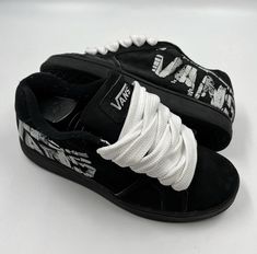 Pretty Sneakers, Skater Shoes, Pretty Shoes Sneakers, Shoe Inspo, Aesthetic Shoes, Swag Shoes, Dc Shoes, Pretty Shoes